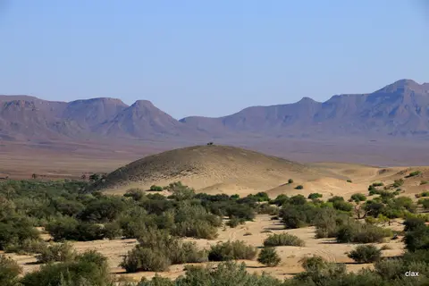 hb9734a9.JPG