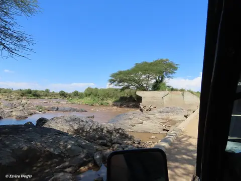MaraRiverbridge2.jpg