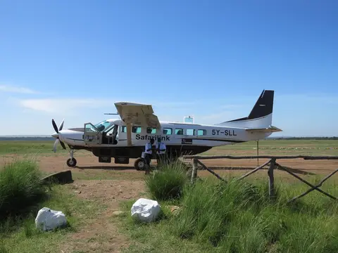 SafarilinkkleinerFlieger.jpg