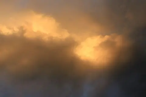 hb9d95b5.jpg