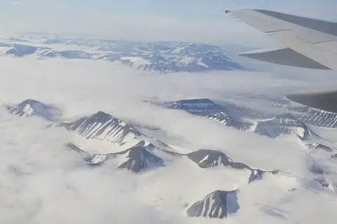 k-2018-08-01aFlugHannoverLongyearbyen23.JPG