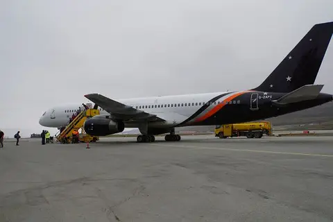 k-2018-08-01bFlughafengebäudeLongyearbyen03.JPG