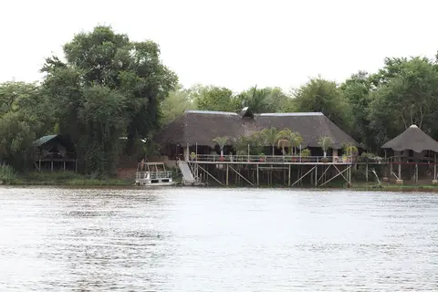 Lodge-2.jpg