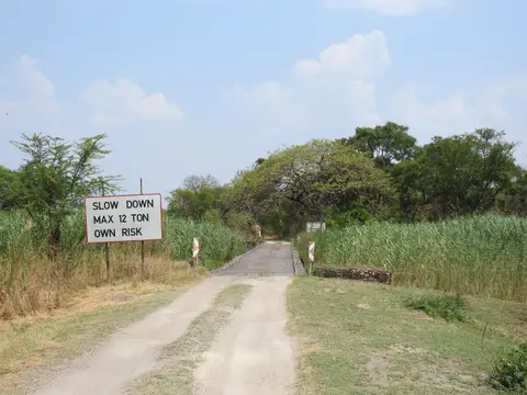 hinterSangwaliRichtungNkasaRupara.JPG