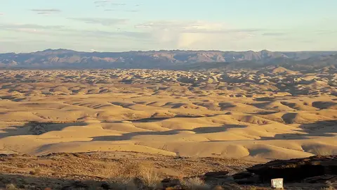 ValleyoftousendHills_1.jpg
