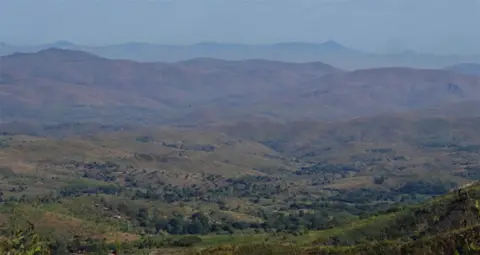 Malawi.Landschaft-Hügel.jpg