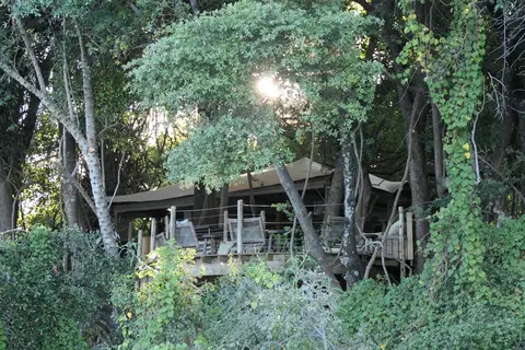 1.3ZeltchaletTsowaSafariIsland(6).JPG