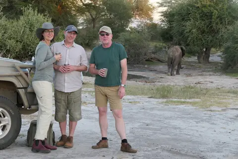 SundownermitElefant.JPG