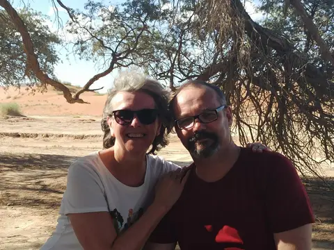 NamibiaSilviaHandy(602).JPG