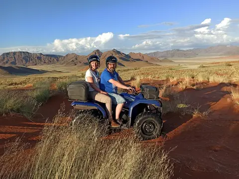 NamibiaSilviaHandy(619).JPG