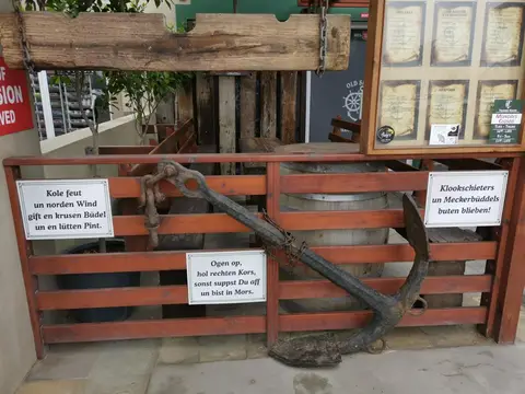 NamibiaUweHandy(176).JPG