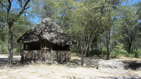 khaudom-003.jpg