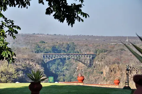vicfalls-2.jpg