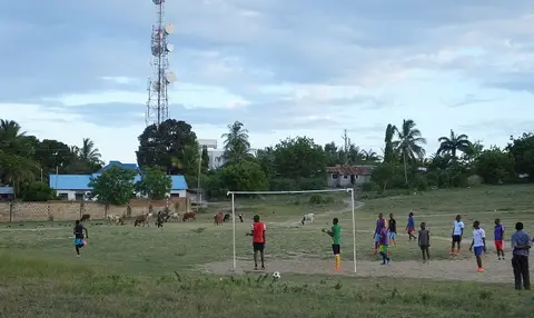 054Fußballplatz.jpg