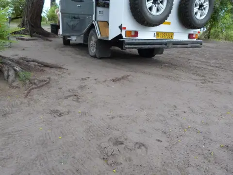 hb1e286e.JPG
