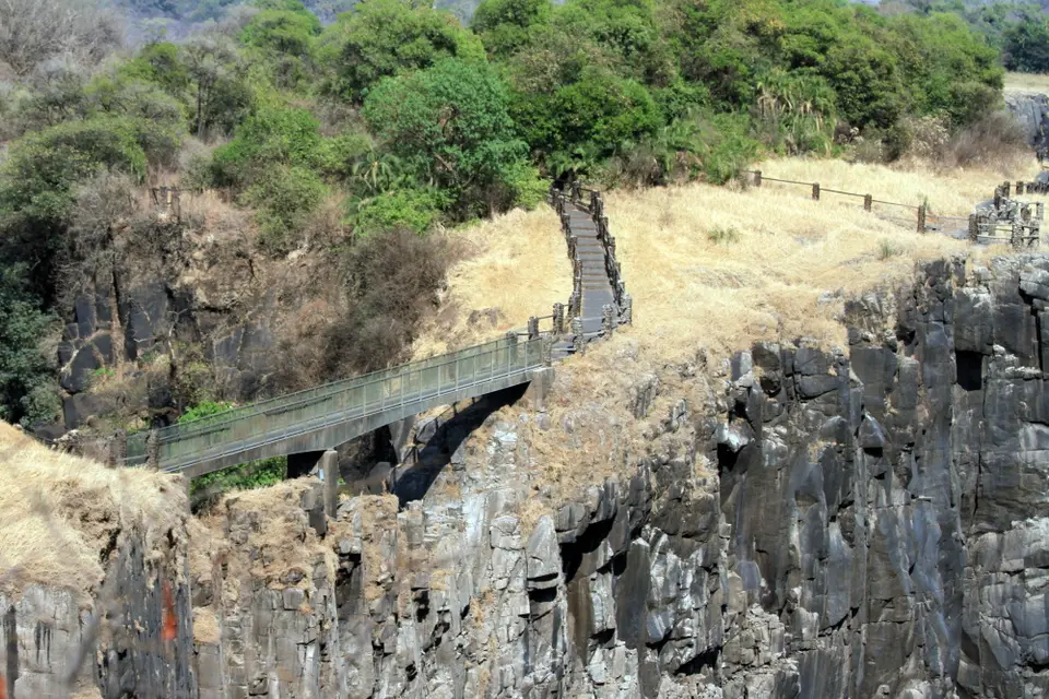 VicFalls1.JPG