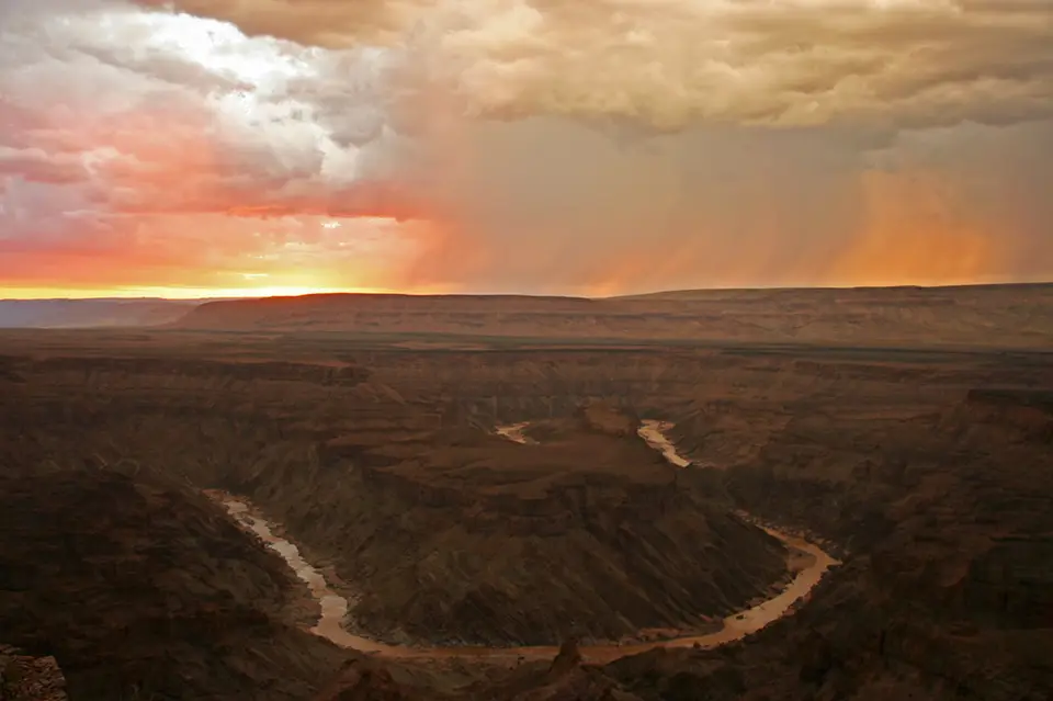 Abendstimmung-im-Fish-River-Canyon-a25134006.jpg