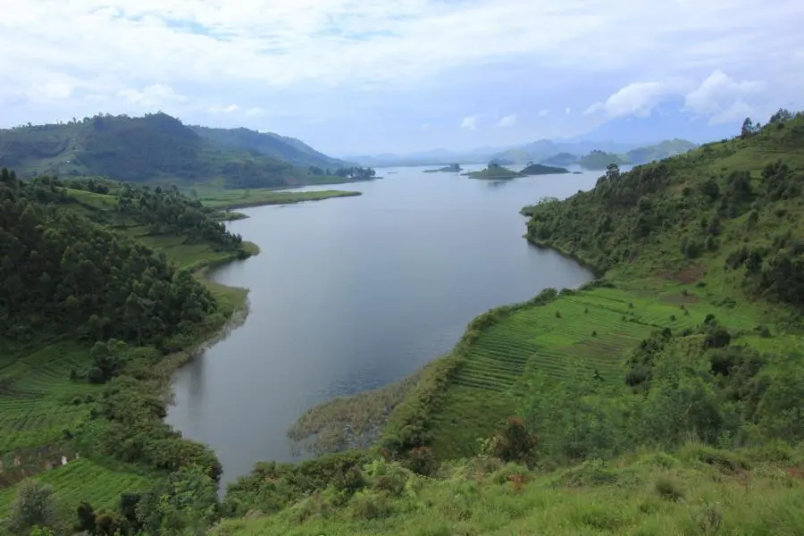 K800_LakeMutanda5.JPG
