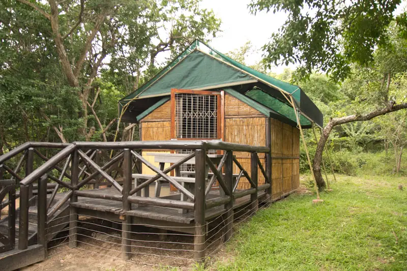 Mpila-Safari_Tent-Kueche.jpg