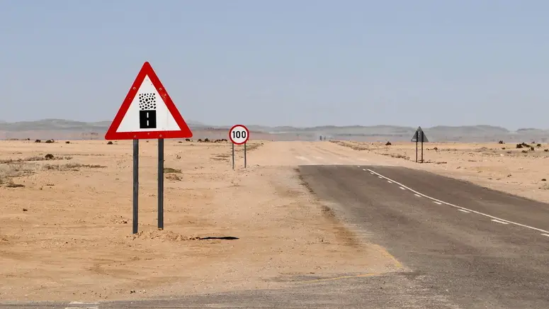 bstrassenschild.jpg