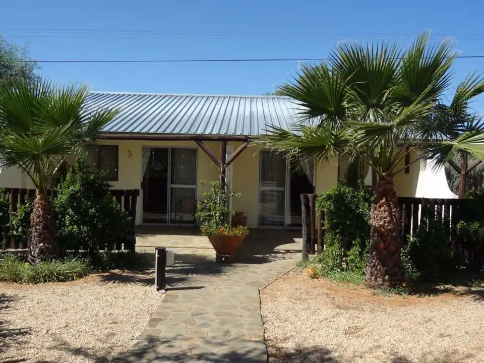 01040-EtangoLodgeBungalow.jpg