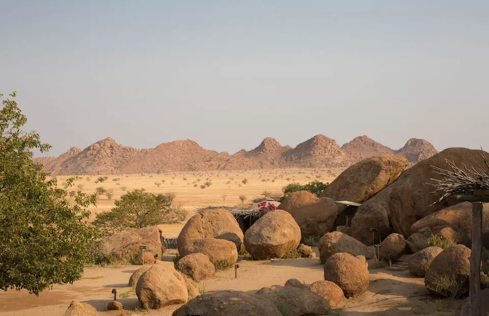 6-namiba-2017-8502.jpg