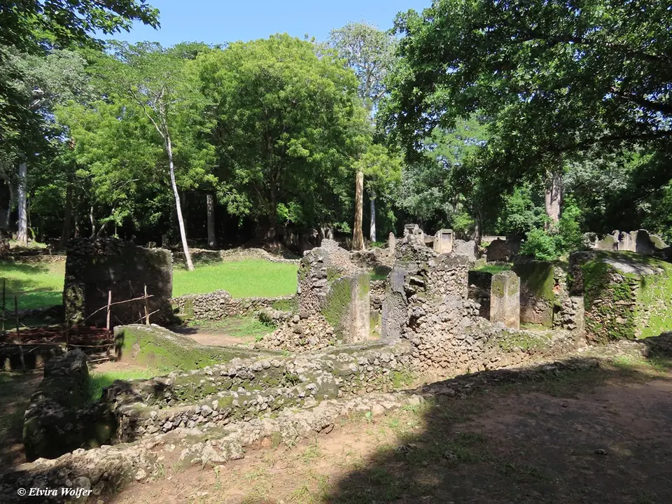 GediRuins1.jpg
