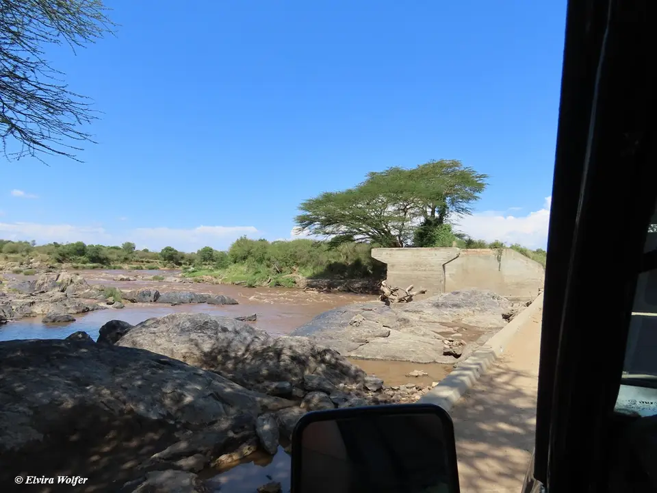 MaraRiverbridge2.jpg