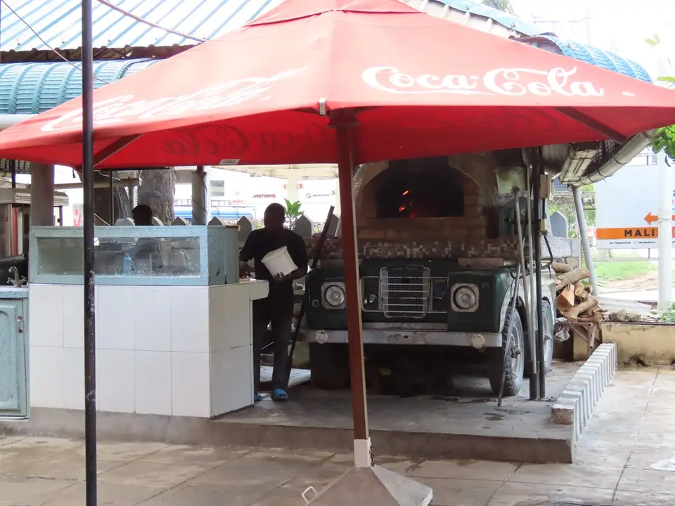 Restaurant2.jpg