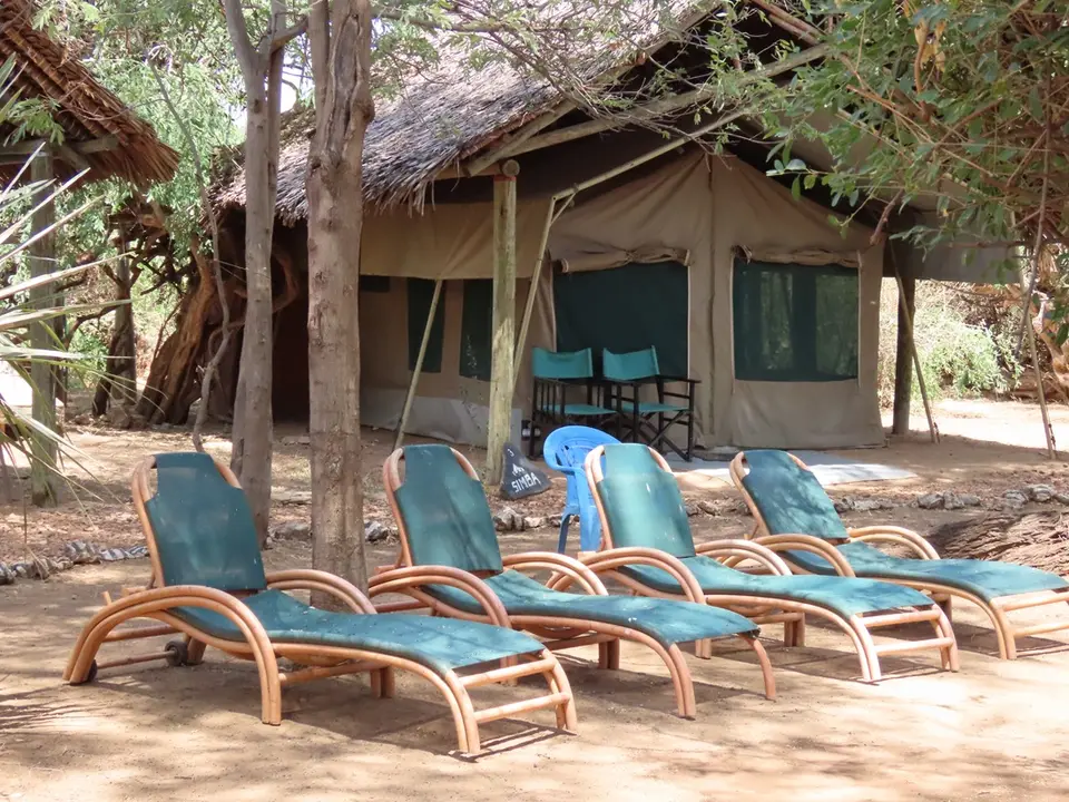 SamburuRiverSideCamp1.jpg