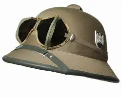 TropenhelmmitStaubbrille.jpg