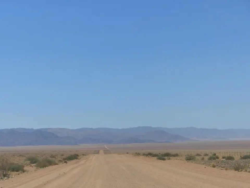 h5d26360.JPG