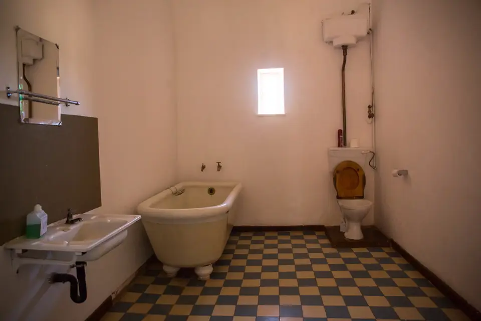 h2714c4c.jpg