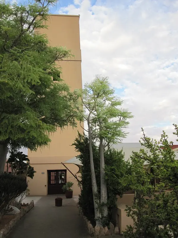 h962188d.jpg