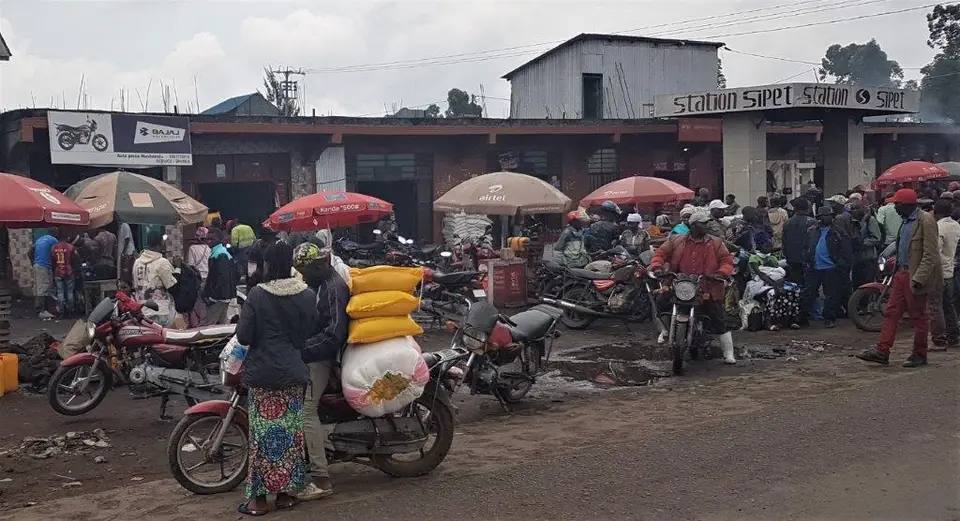 10motorbikes.jpg