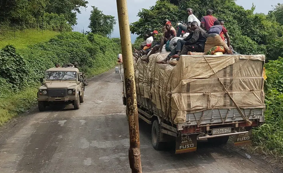 24mitverkehr.jpg