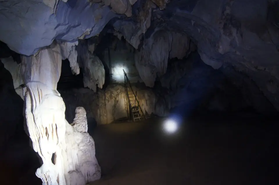 01790352-VangViengPhaThaoHöhle.JPG