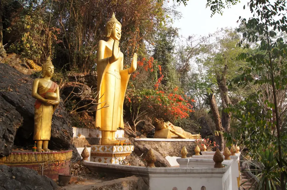 05421028-LuangPrabangWatThammothayalan-PhouSiBerg.JPG