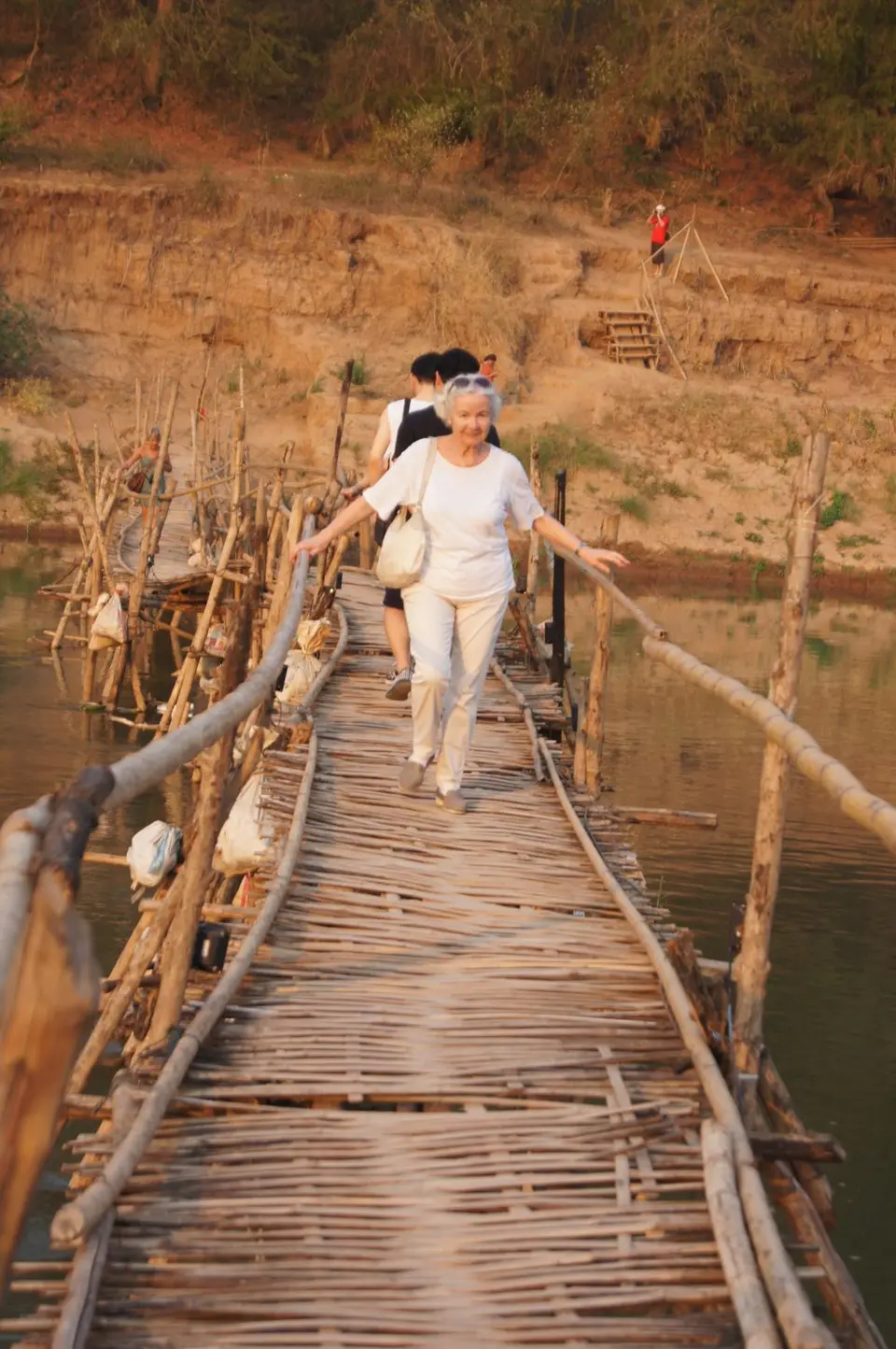 06921346-LuangPrabangNamKhan-Bambusbrücke.JPG