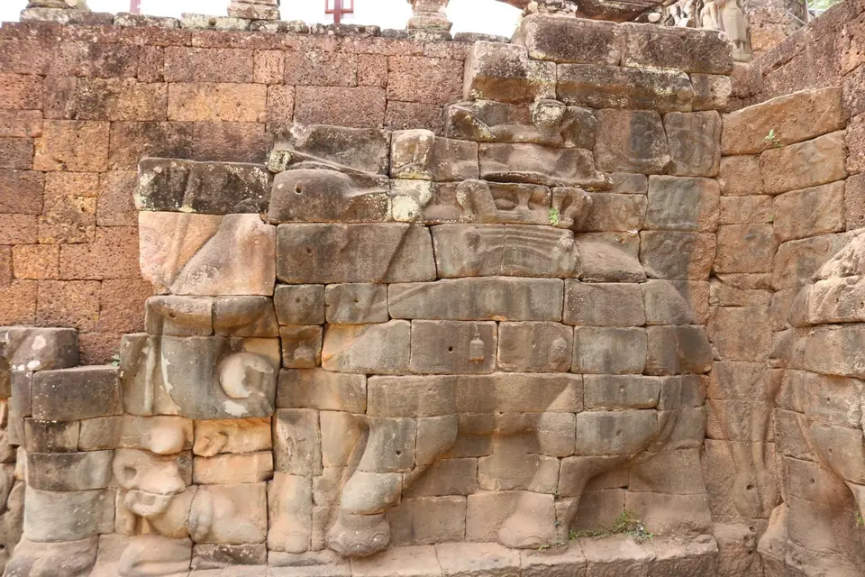 08651635-AngkorThomTerrassederElefanten.JPG