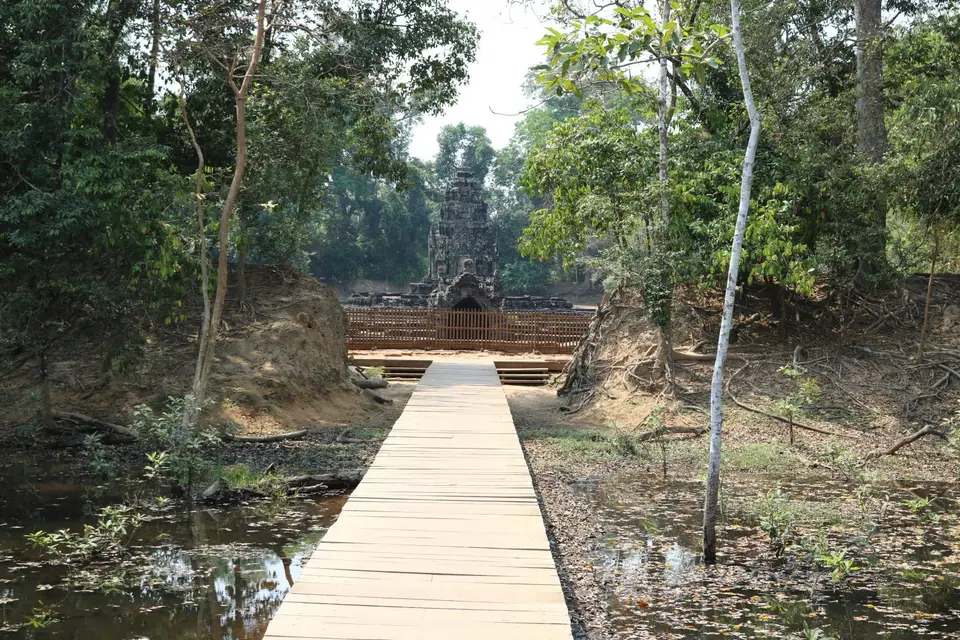 10091904-PrasatNeakPean.JPG