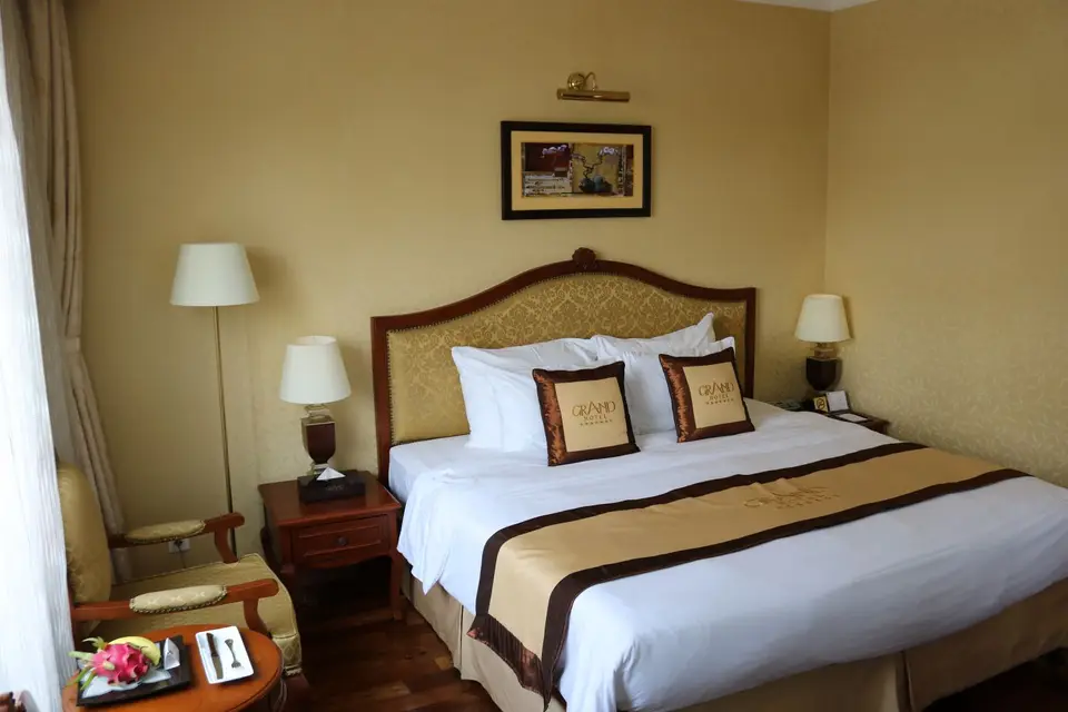 13302419-SaigonGrandHotel.JPG