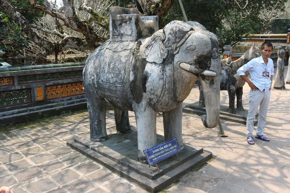 14752641-HueLăngTựĐứcTuDucGrabmal.JPG