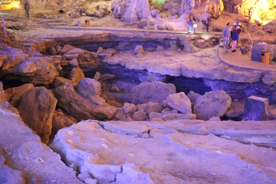 19483398-HalongBuchtHangSungSotHöhle.JPG