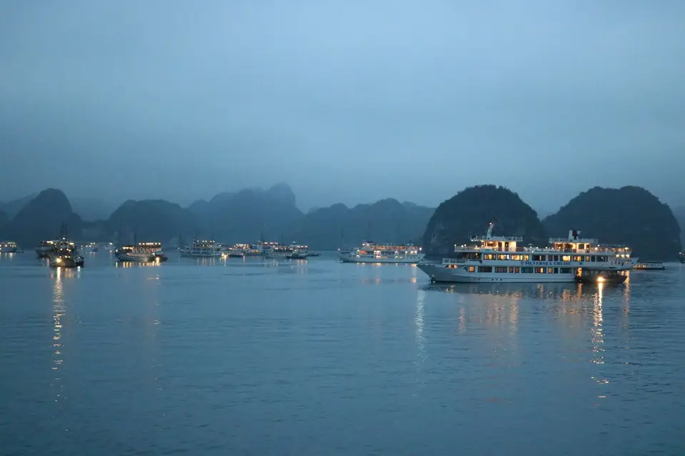 19863464-HalongBucht.JPG