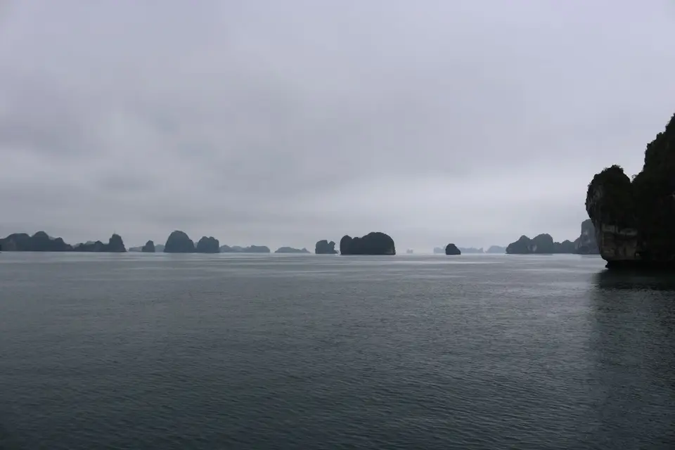 20533601-HalongBucht.JPG
