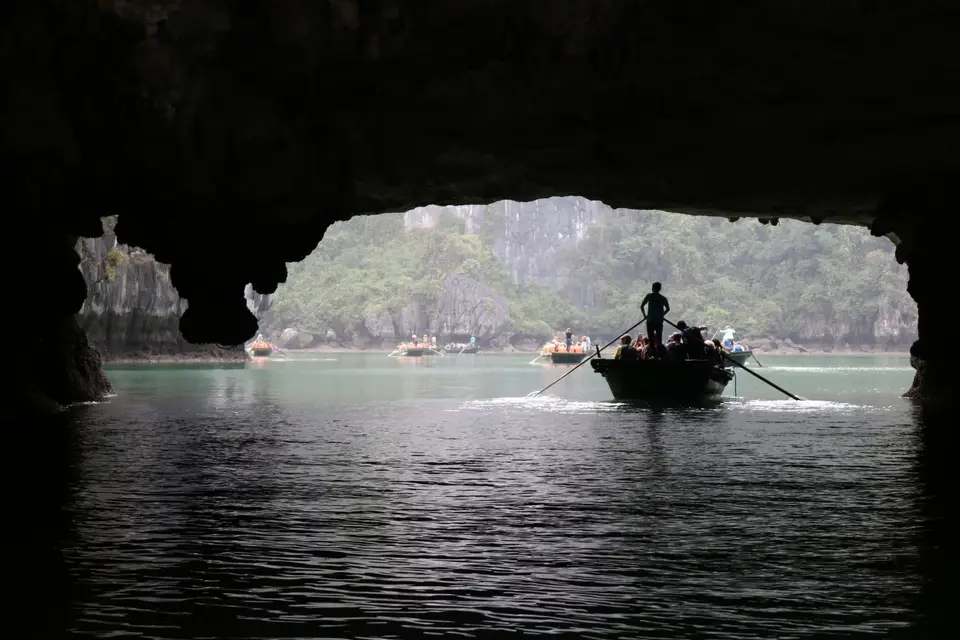 20833670-HalongBuchtHangLuonBucht.JPG