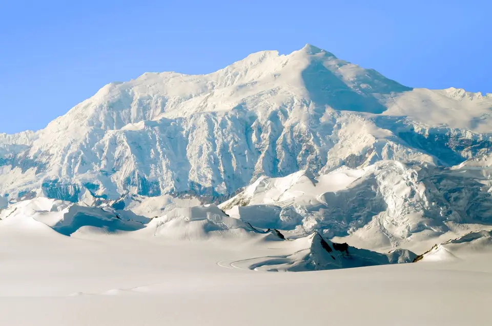 Mt-Logan.jpg