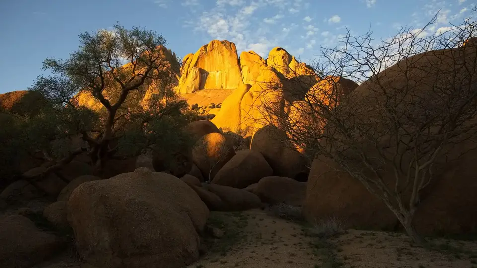 2025NamibiaSA0412_1.jpg