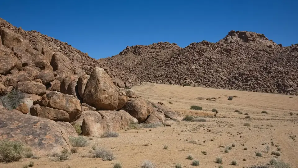 2025NamibiaSA2473.jpg
